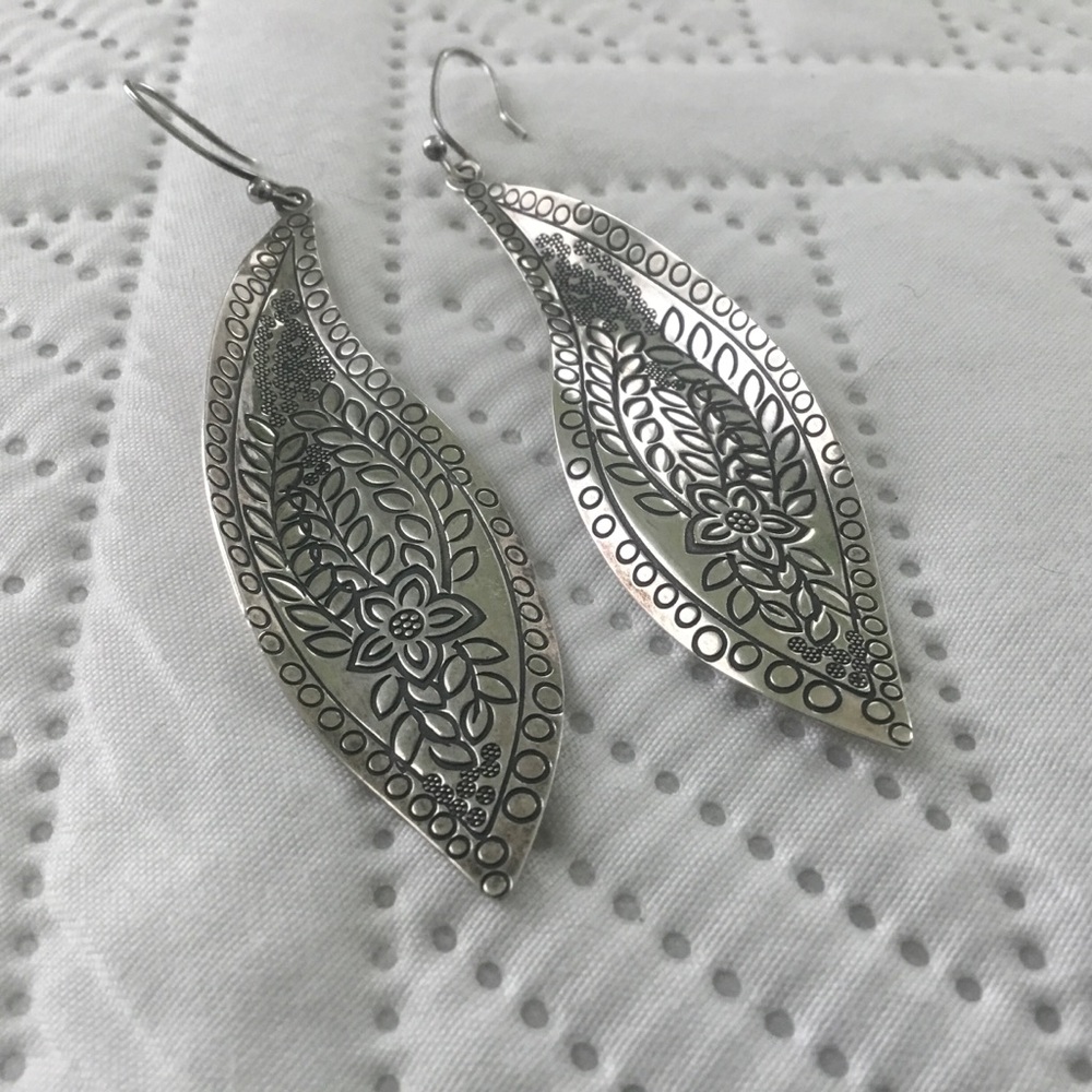 SILPADA 😍 Sterling Silver 925 Embossed Floral Print Leaf Dangle Earrings